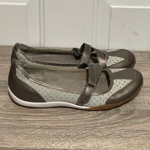 Privo Clarks Women's Camel/Tan Suede Slip On‎ Comfort Walking Shoes, Size 10